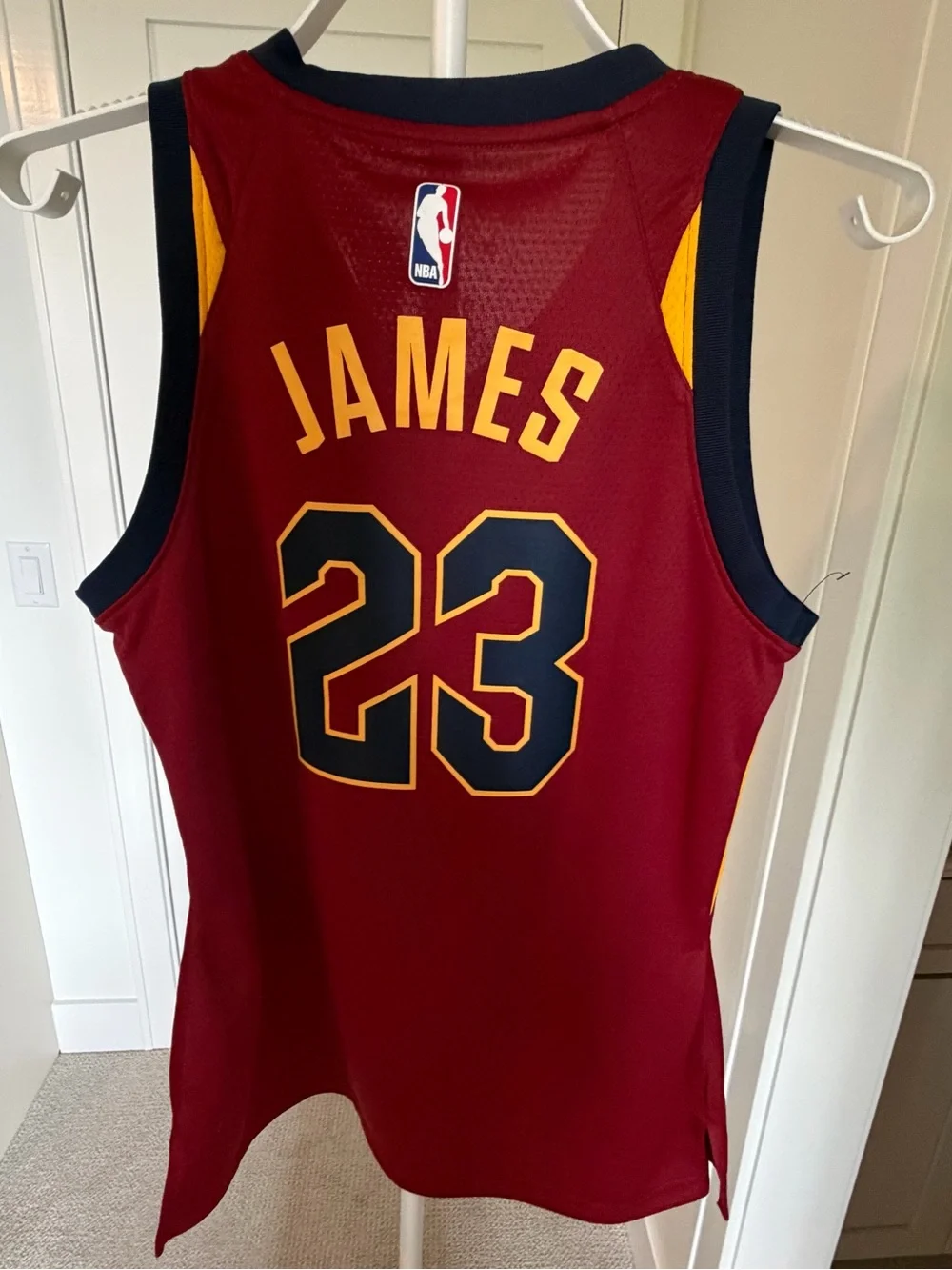 Nike LeBron James #23 Cleveland Cavaliers NBA Jersey Men’s M Size 40 Like New